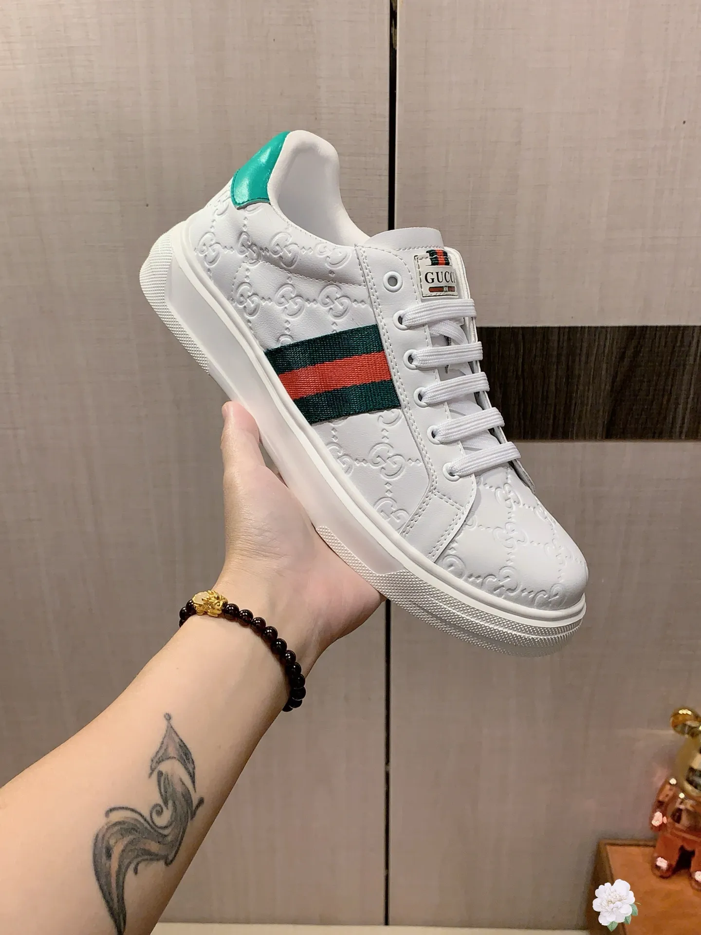 Men's men's shoes💰420💰💰🎩🎩[Lightning][Lightning] "Gucci*" latest • popular casual shoes, top brand [seduce] luxury ~ purchasing agency, top ~ quality. [Strong] The upper is made of imported breathable cowhide with fabric material ➕ Breathable sheepskin feet (•) and fine workmanship. The original stylish and stylish soft rubber wear-resistant and non-slip outsole is light and comfortable on the feet. The real thing looks better when photographed in person. 111: code: 38-44, 3️⃣ colors selected